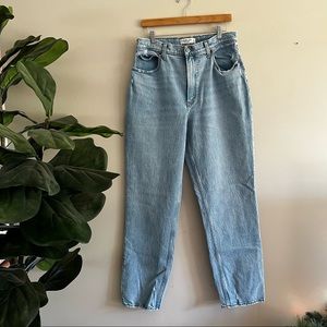 Abercrombie 90s Straight Ultra High Rise-Curve Love